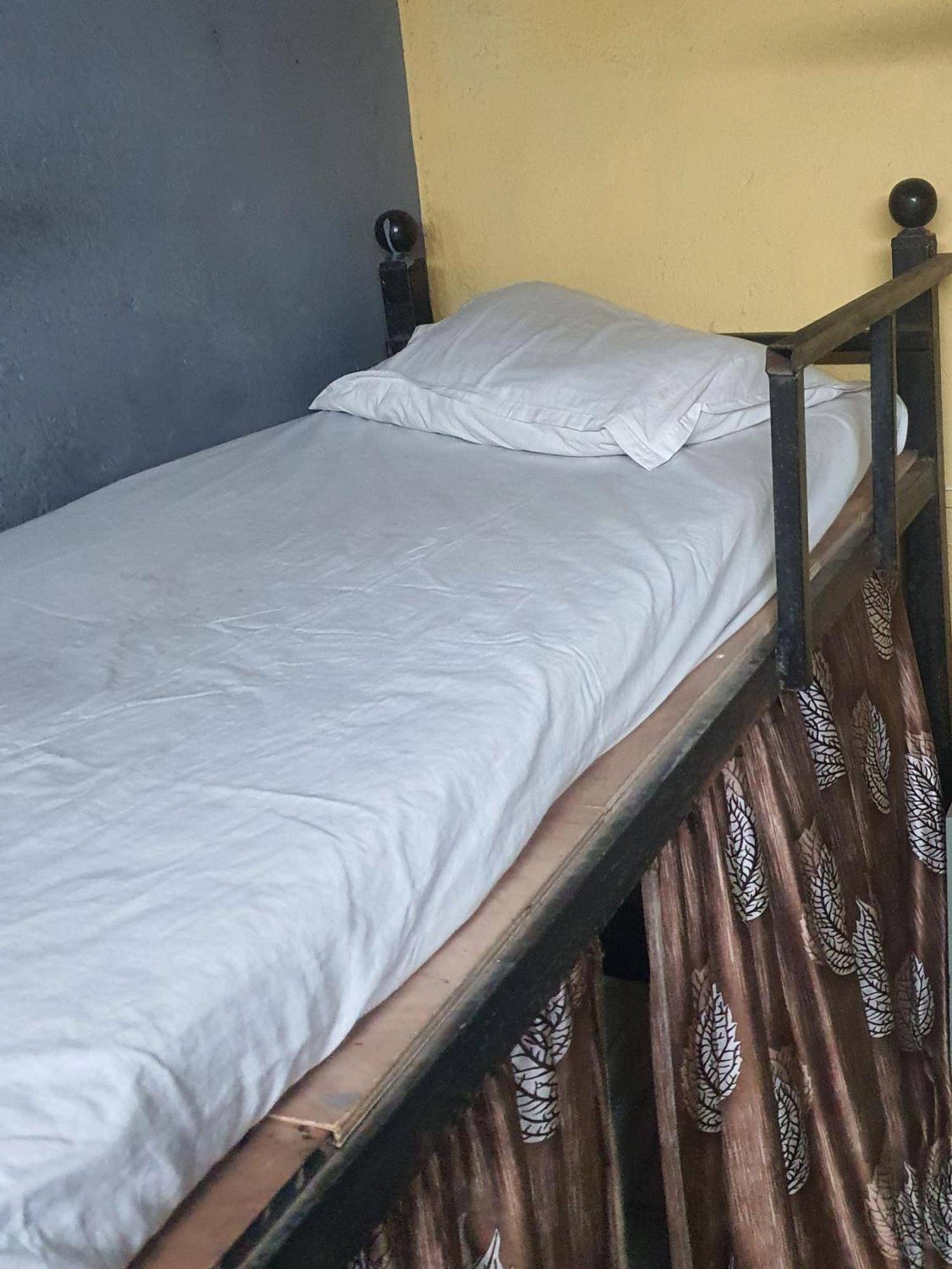 Bapuji Dormitory Hostel Mumbai  Buitenkant foto