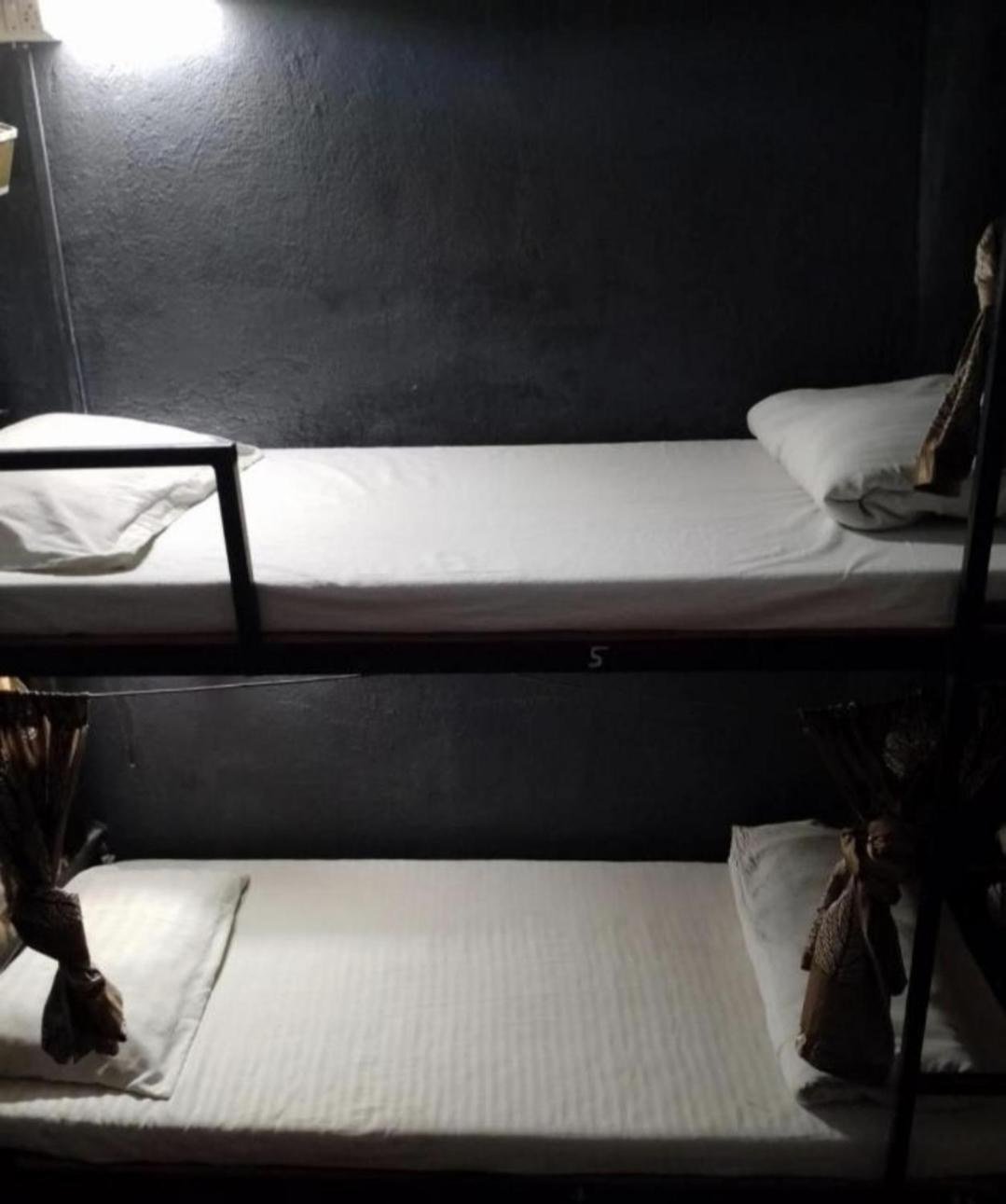 Bapuji Dormitory Hostel Mumbai  Buitenkant foto