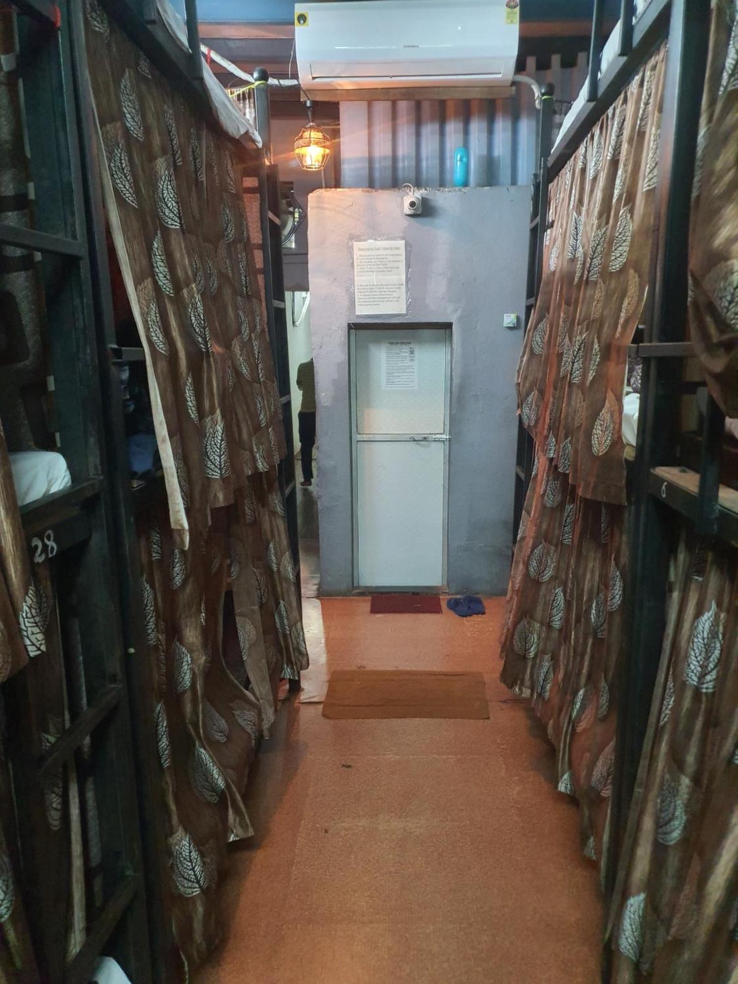 Bapuji Dormitory Hostel Mumbai  Buitenkant foto