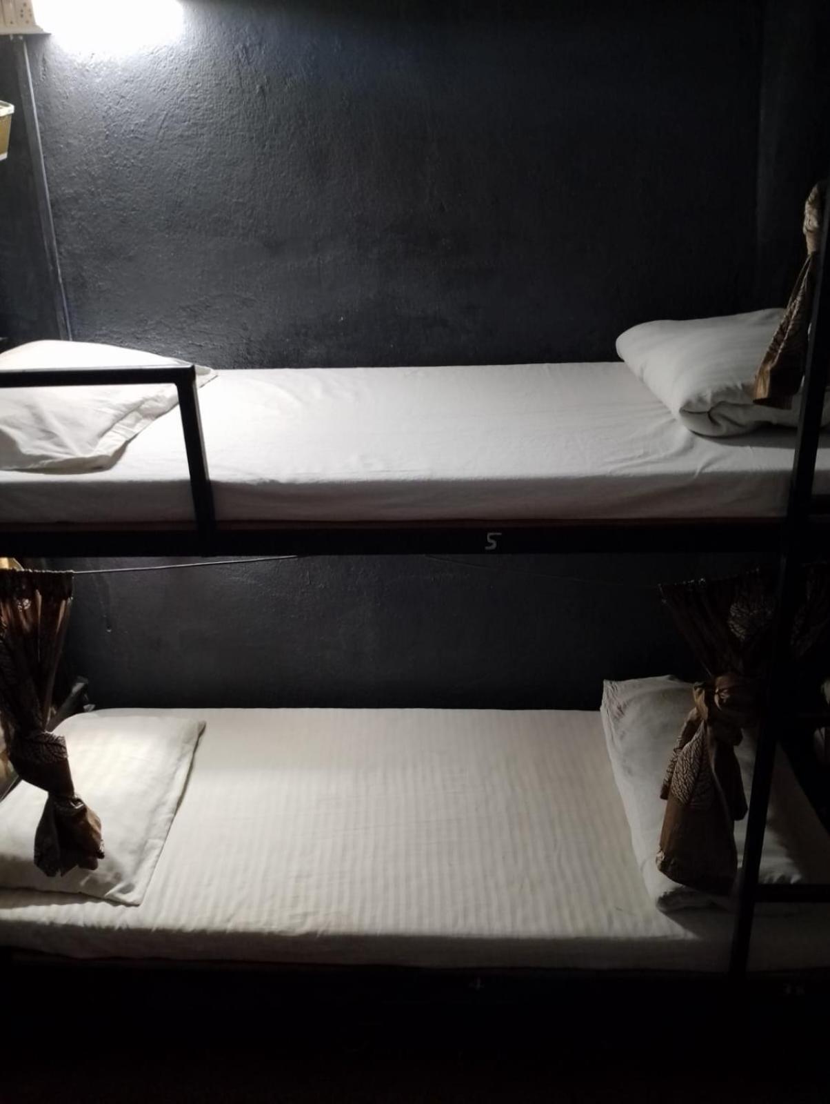 Bapuji Dormitory Hostel Mumbai  Buitenkant foto