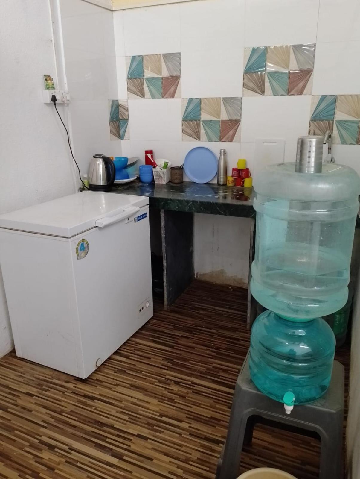 Bapuji Dormitory Hostel Mumbai  Buitenkant foto