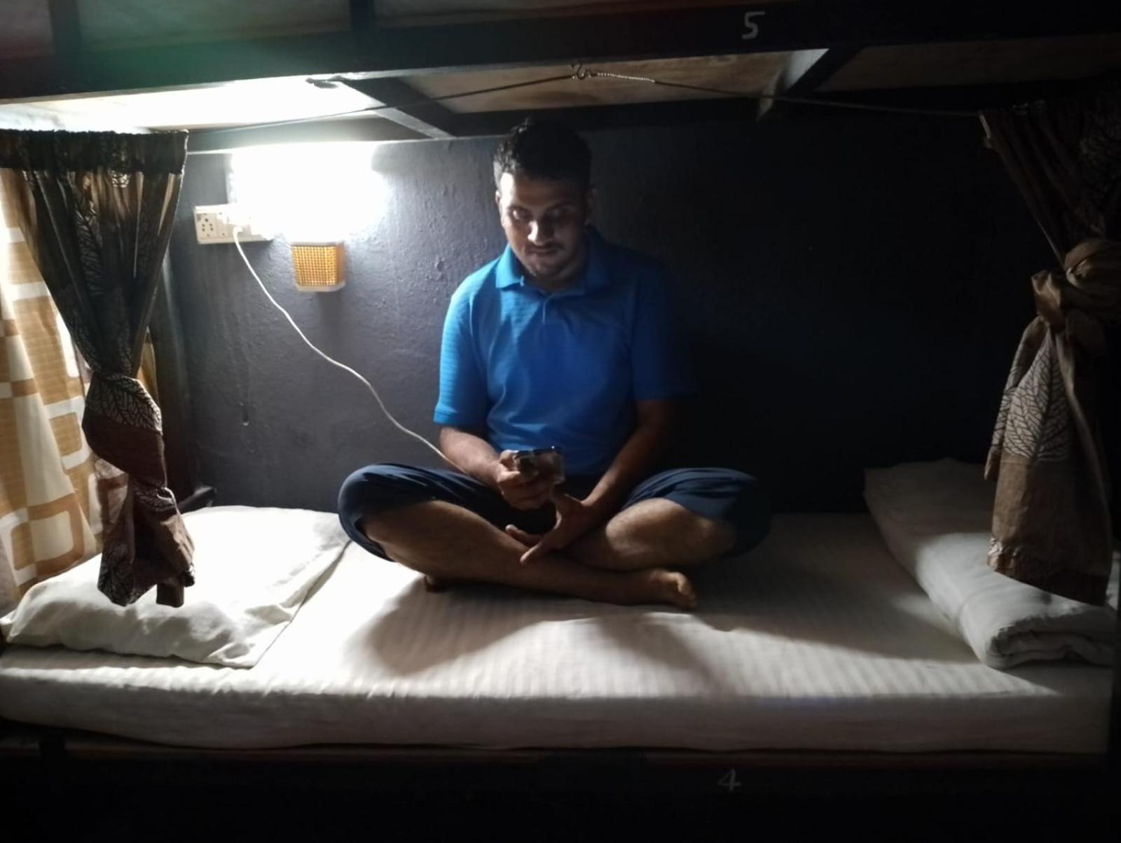 Bapuji Dormitory Hostel Mumbai  Buitenkant foto