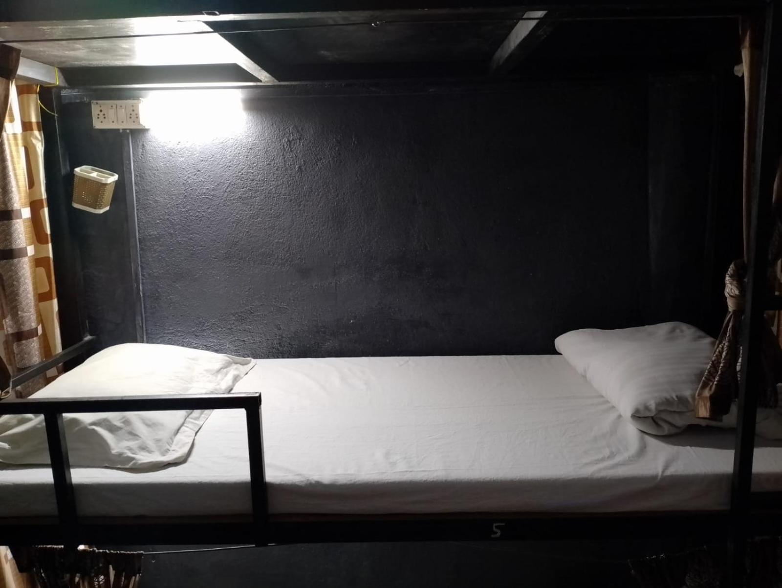 Bapuji Dormitory Hostel Mumbai  Buitenkant foto